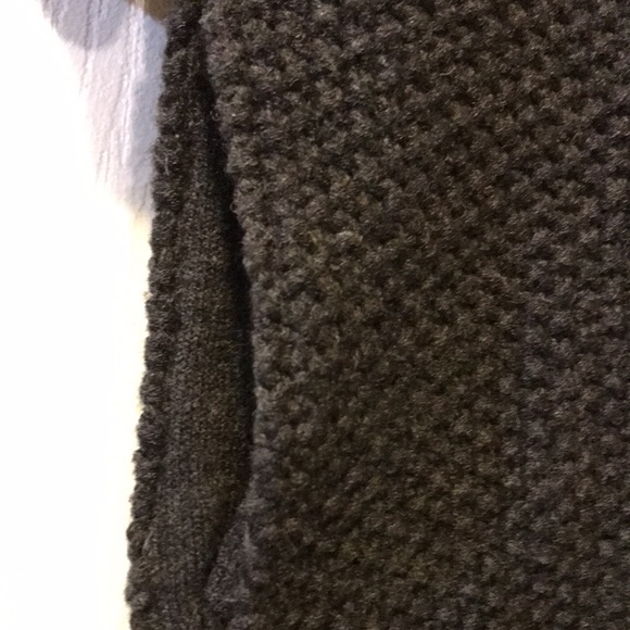 Sweater - Picture 4 of 7